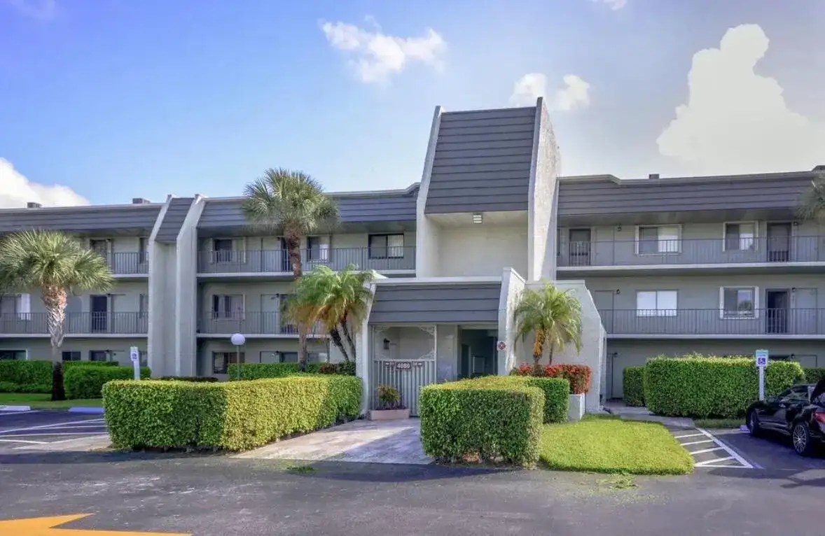 4110 Tivoli Court # 202, Lake Worth FL 33467 photo 4