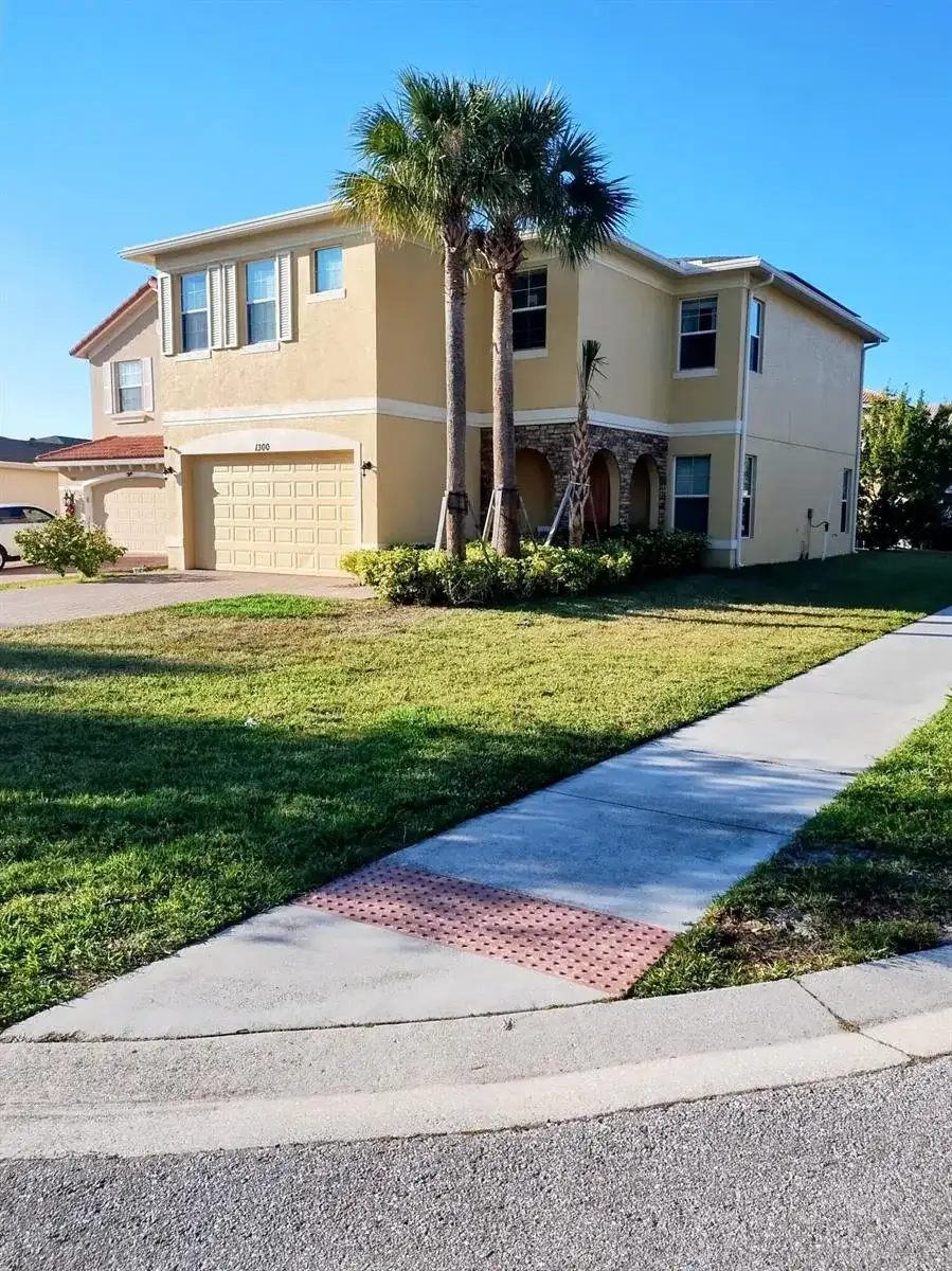 1300 NW Fiorenza Court, Port St. Lucie FL 34986
