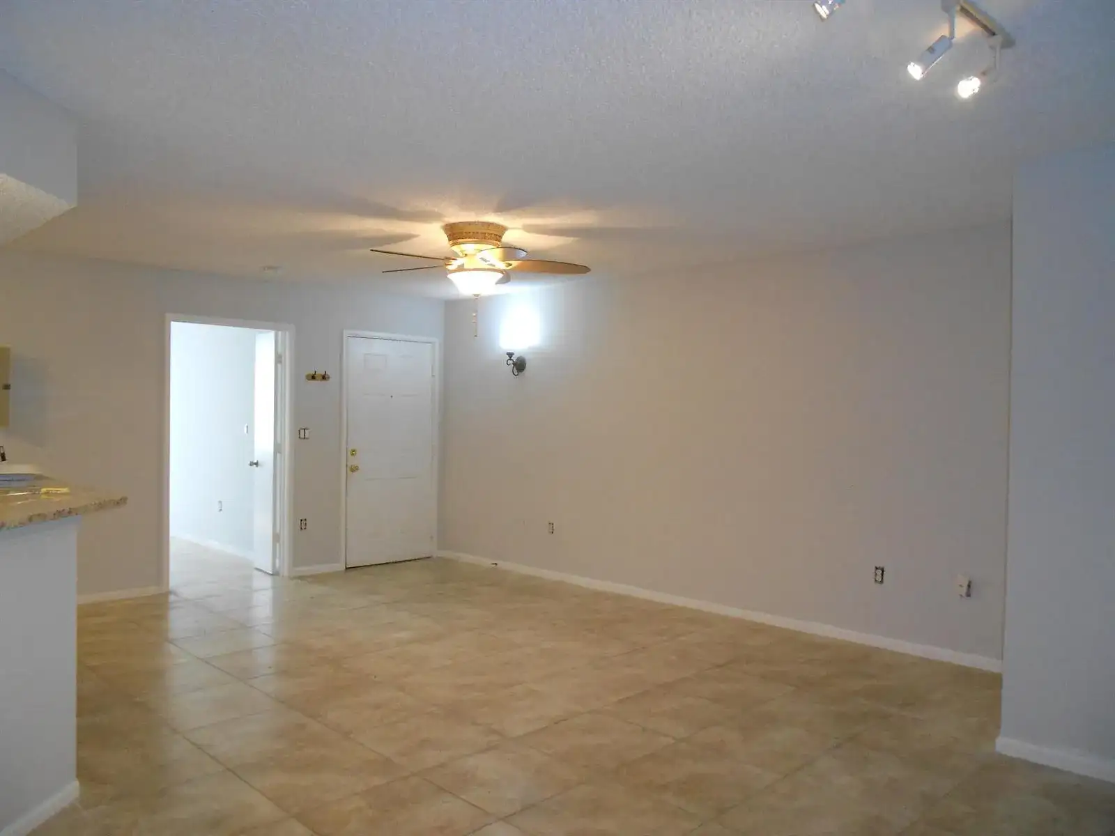 300 Scotia Drive # 203, Hypoluxo FL 33462 photo 2