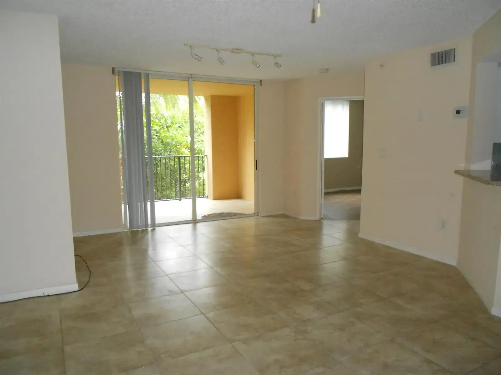300 Scotia Drive # 203, Hypoluxo FL 33462 photo 3