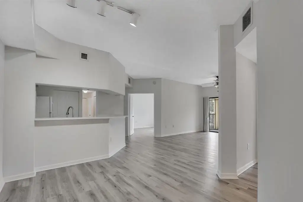 2725 Anzio Court # 202, Palm Beach Gardens FL 33410