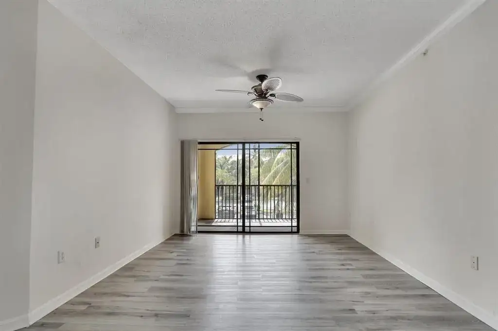 2725 Anzio Court # 202, Palm Beach Gardens FL 33410 photo 2