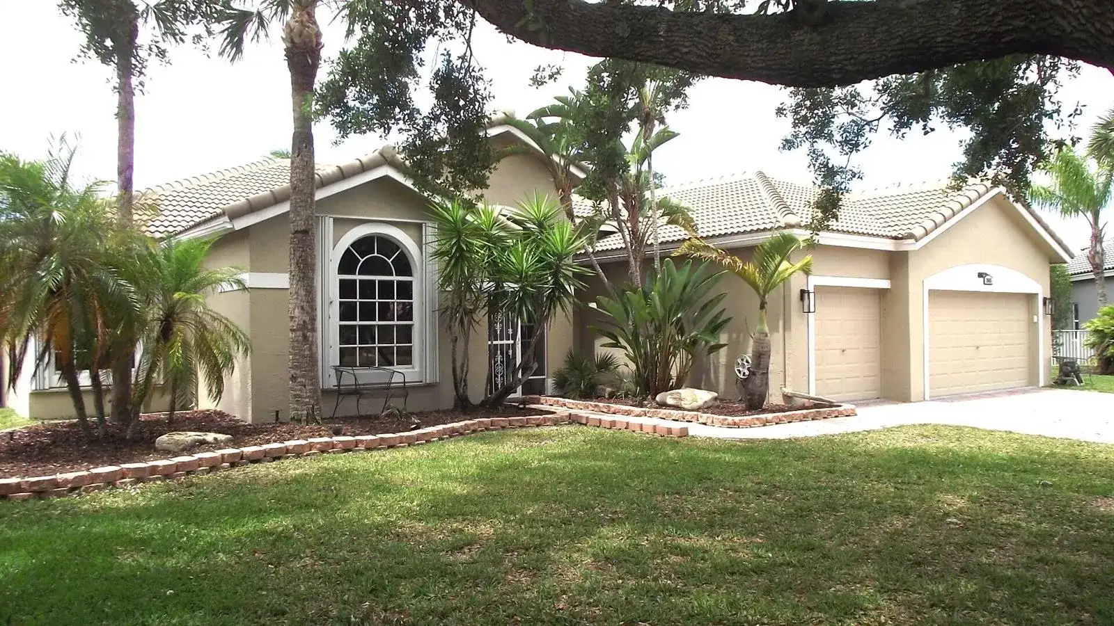 3945 Diamond Chip Court, Wellington FL 33414 photo 3