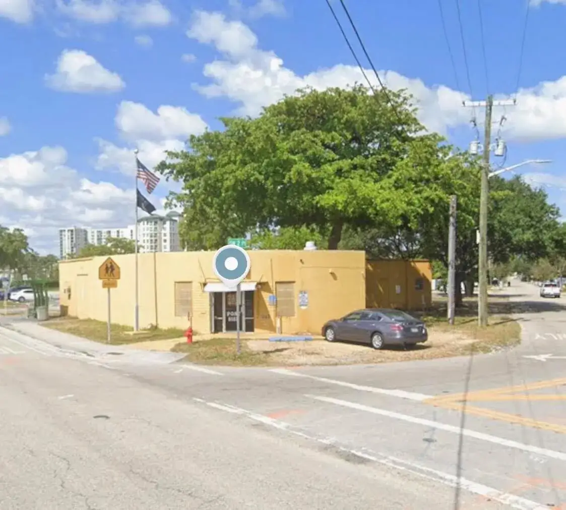 243 S Dixie Hwy Highway W, Pompano Beach FL 33060