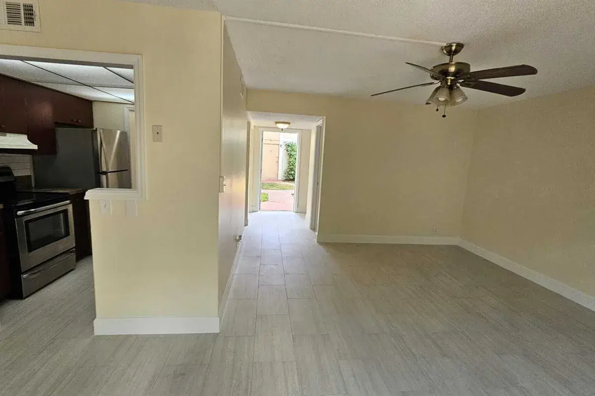 8801 W Sample Road # 11, Coral Springs FL 33065