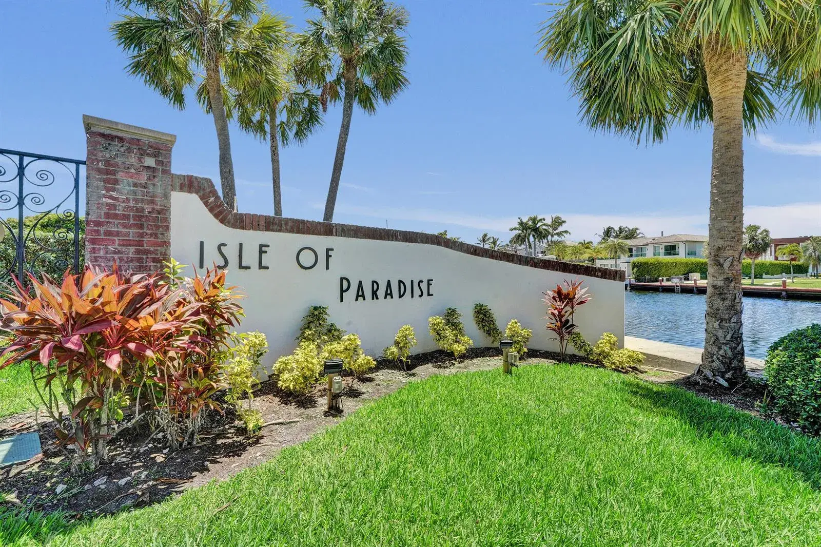455 Paradise Isle Boulevard # 305, Hallandale Beach FL 33009