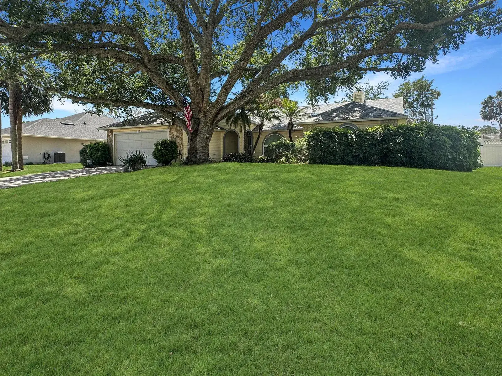 117 Hinchman Avenue, Sebastian FL 32958 photo 2