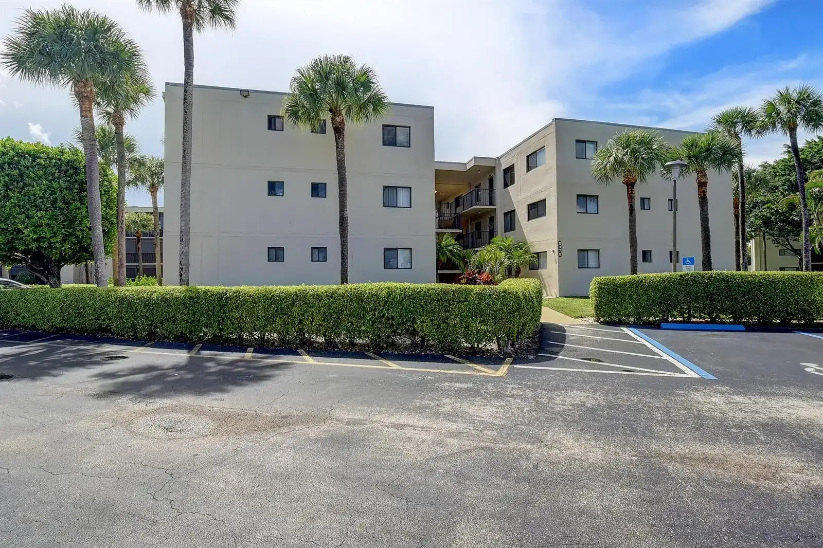 5370 Las Verdes Circle # 324, Delray Beach FL 33484 photo 3