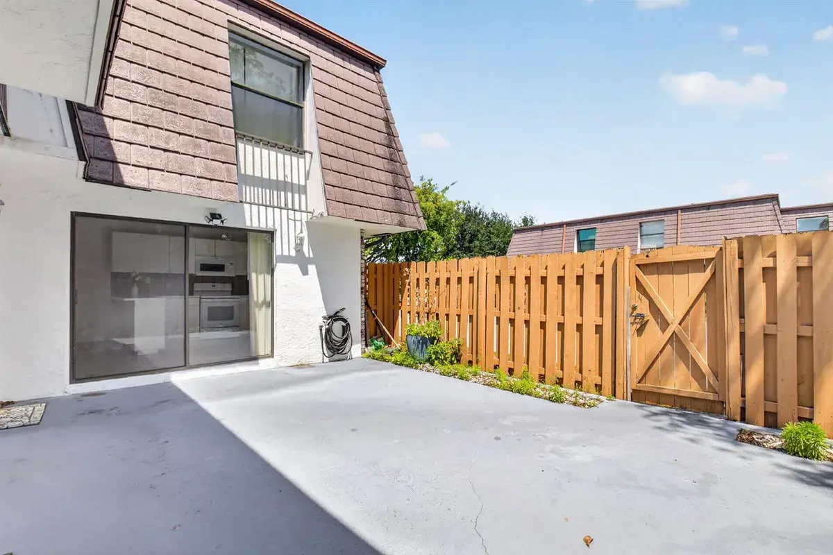 7582 Courtyard Run E # 7582, Boca Raton FL 33433