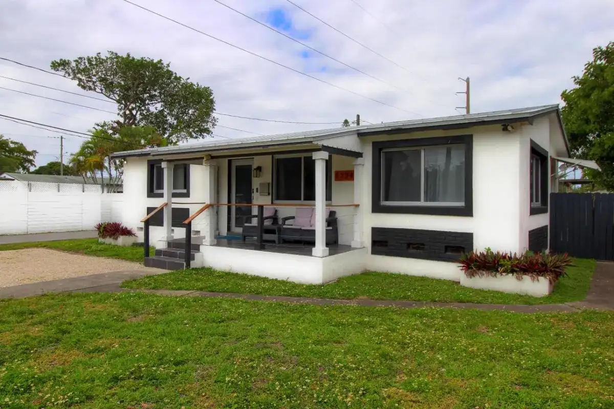 1324 N 24th Avenue, Hollywood FL 33020 photo 3
