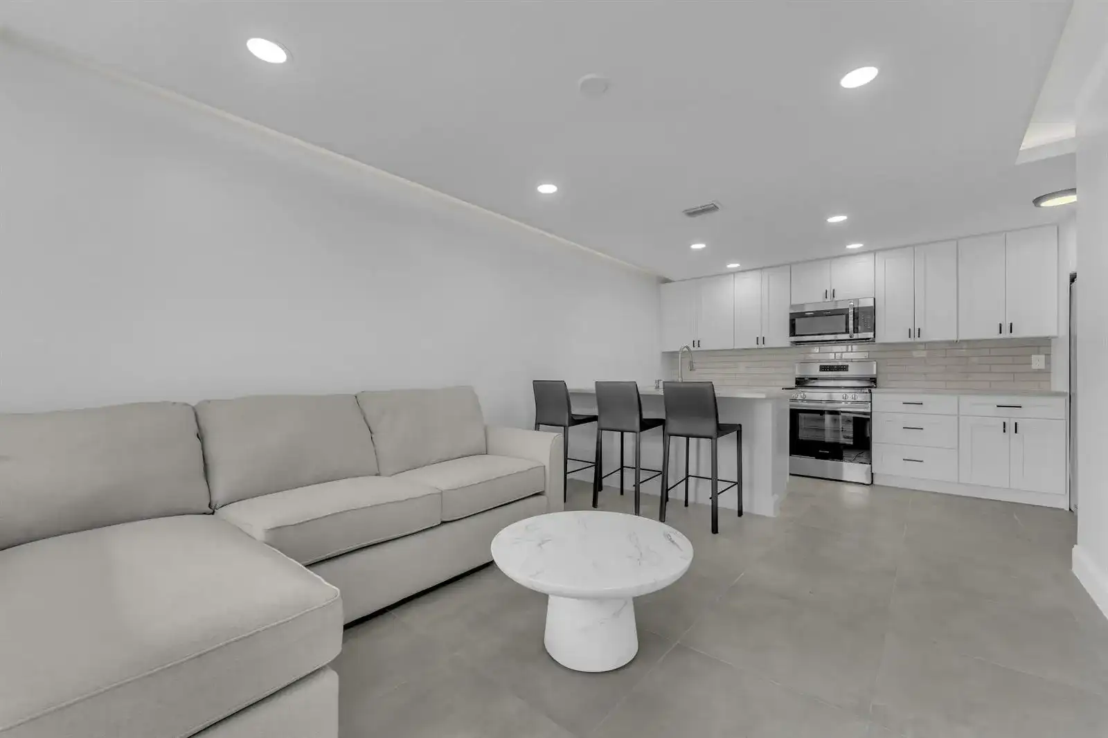 381 SE 15th Avenue # 1, Deerfield Beach FL 33441