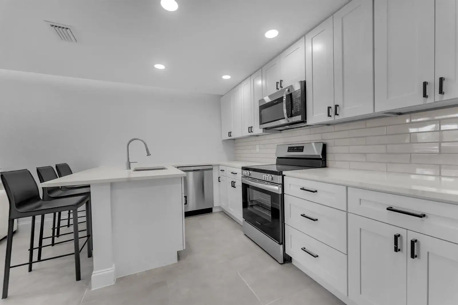 381 SE 15th Avenue # 1, Deerfield Beach FL 33441 photo 3