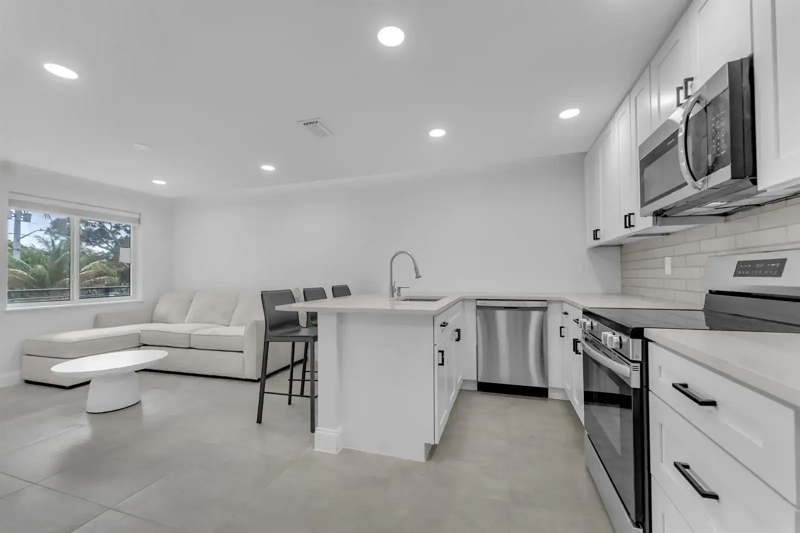 381 SE 15th Avenue # 1, Deerfield Beach FL 33441 photo 5