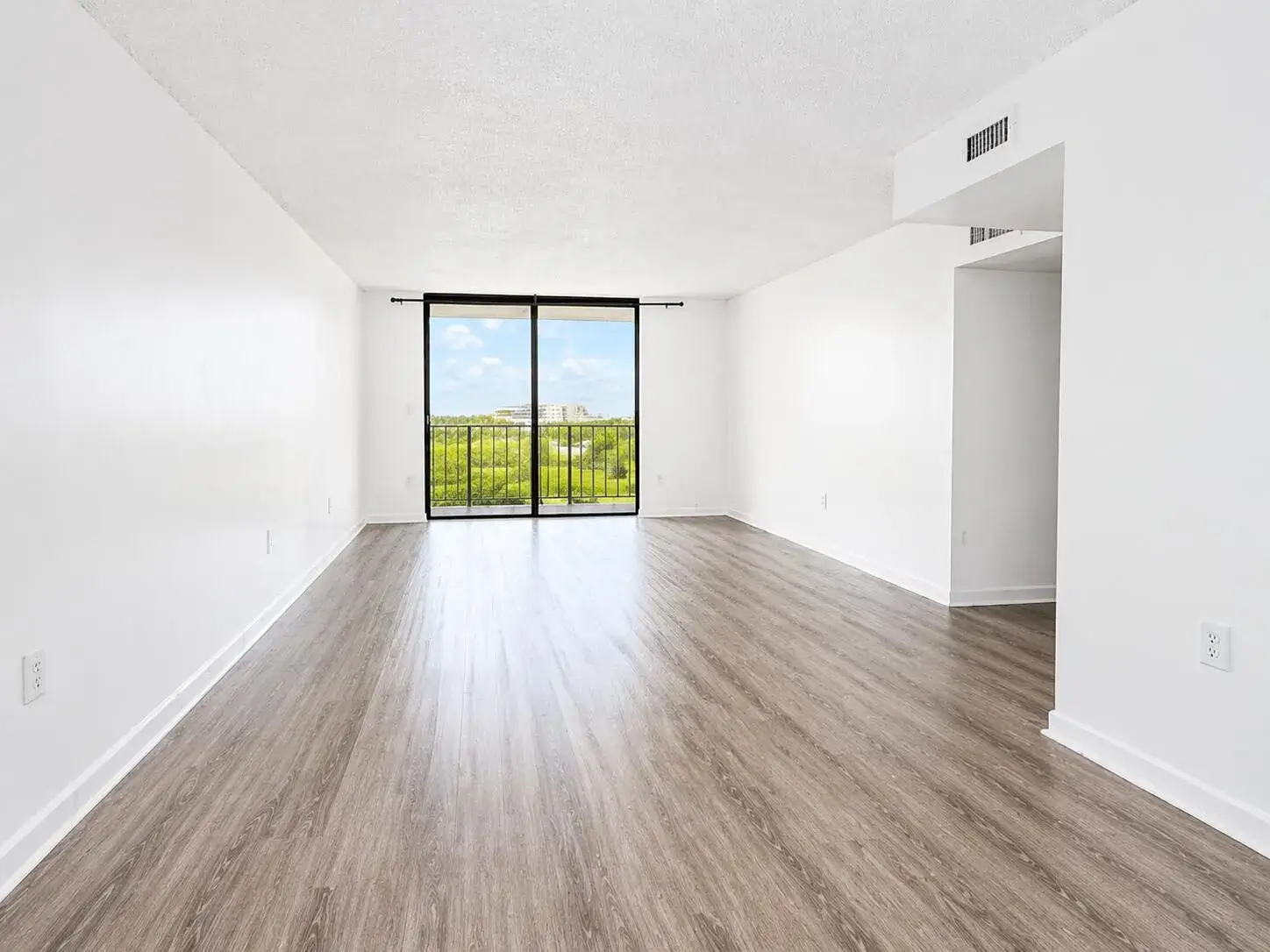 9682 Fontainebleau Boulevard # 603, Miami FL 33172