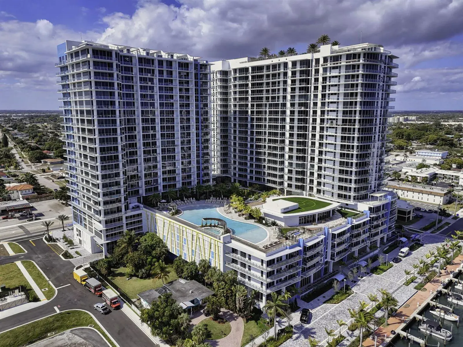 220 Lake Shore Drive # 605, Lake Park FL 33403