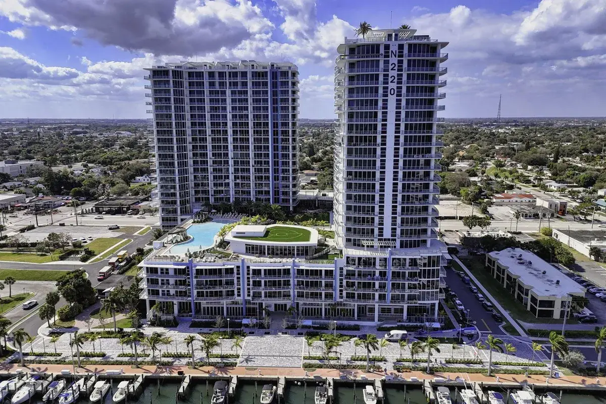 220 Lake Shore Drive # 605, Lake Park FL 33403