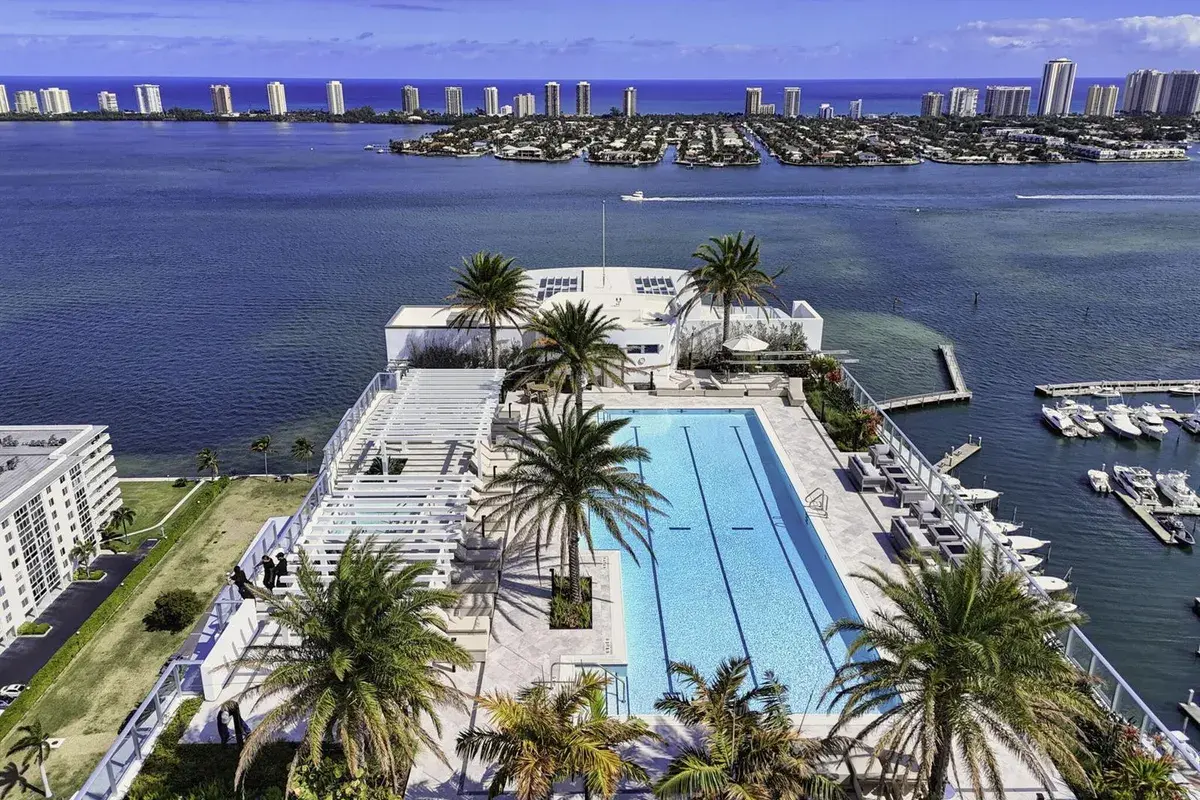 220 Lake Shore Drive # 609, Lake Park FL 33403