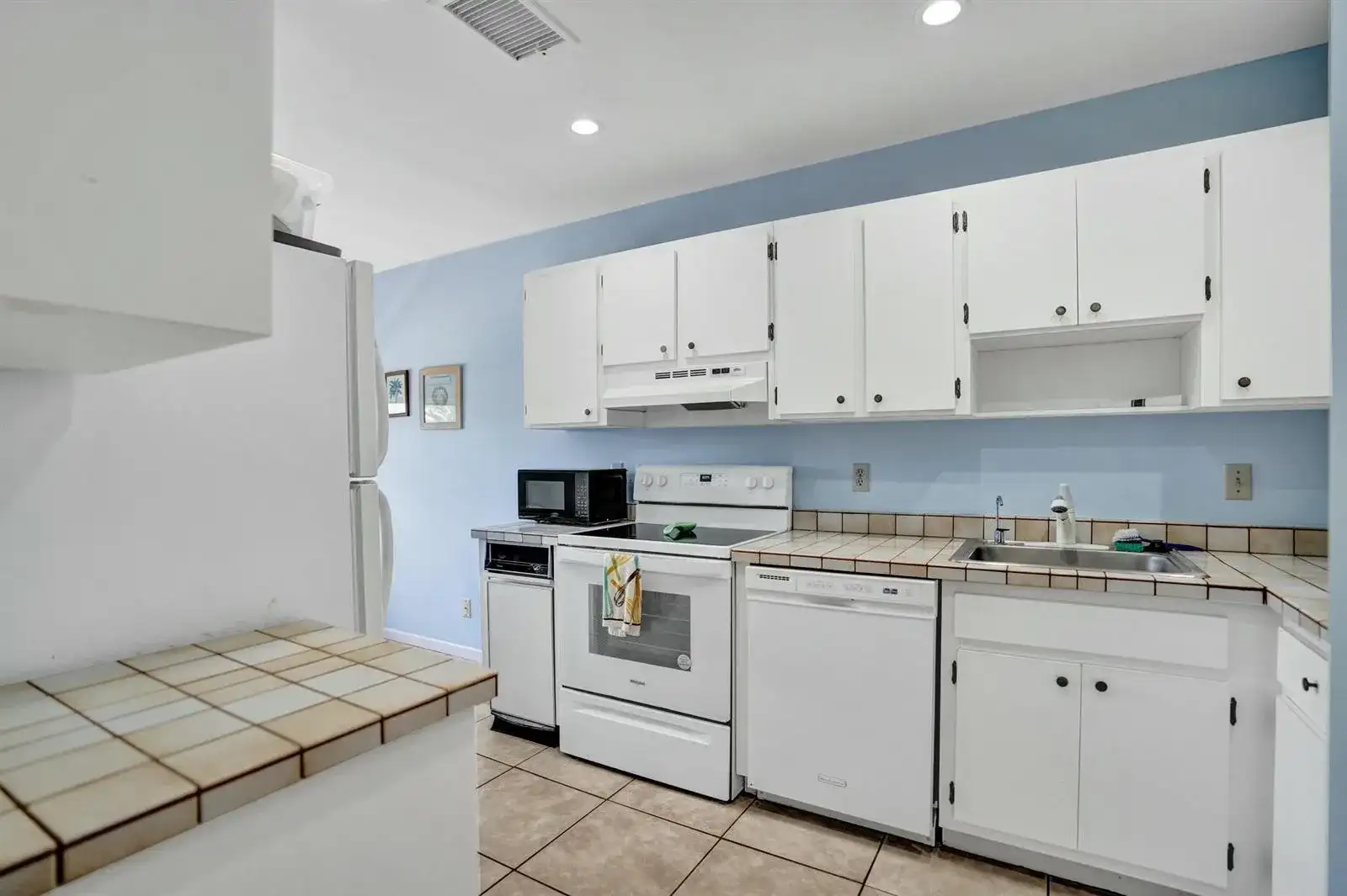 19 Stratford Drive E Unit F, Boynton Beach FL 33436 photo 3