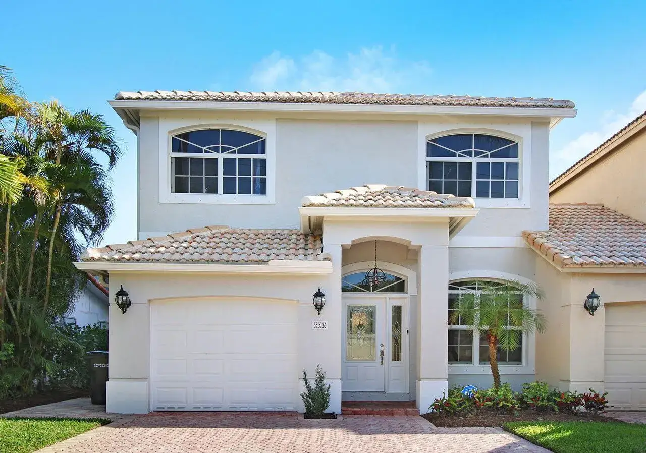 218 Pine Avenue, Lauderdale By The Sea FL 33308
