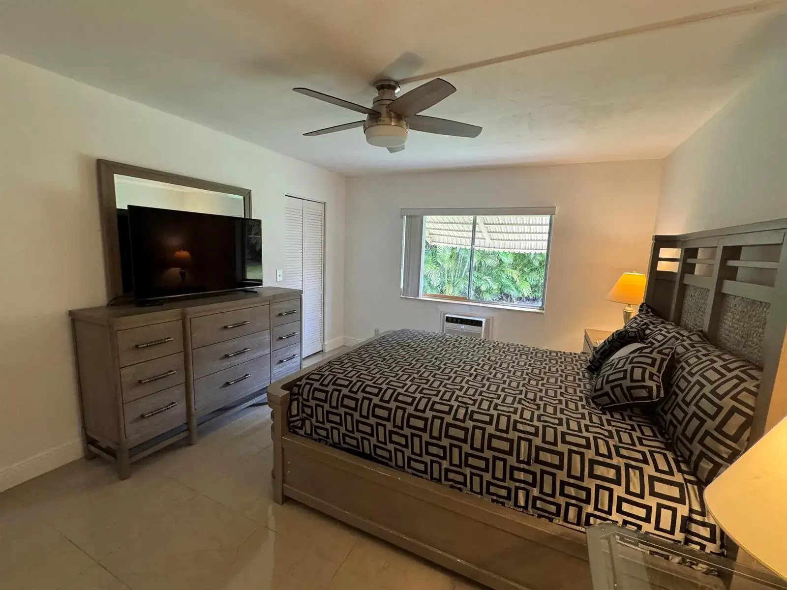 5817 La Pinata Boulevard # 1, FL 33463 photo 5
