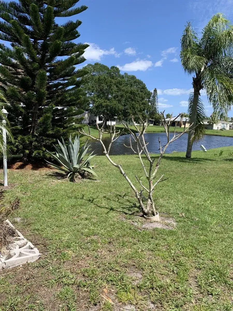 114 Camino Del Rio, Port St. Lucie FL 34952 photo 2