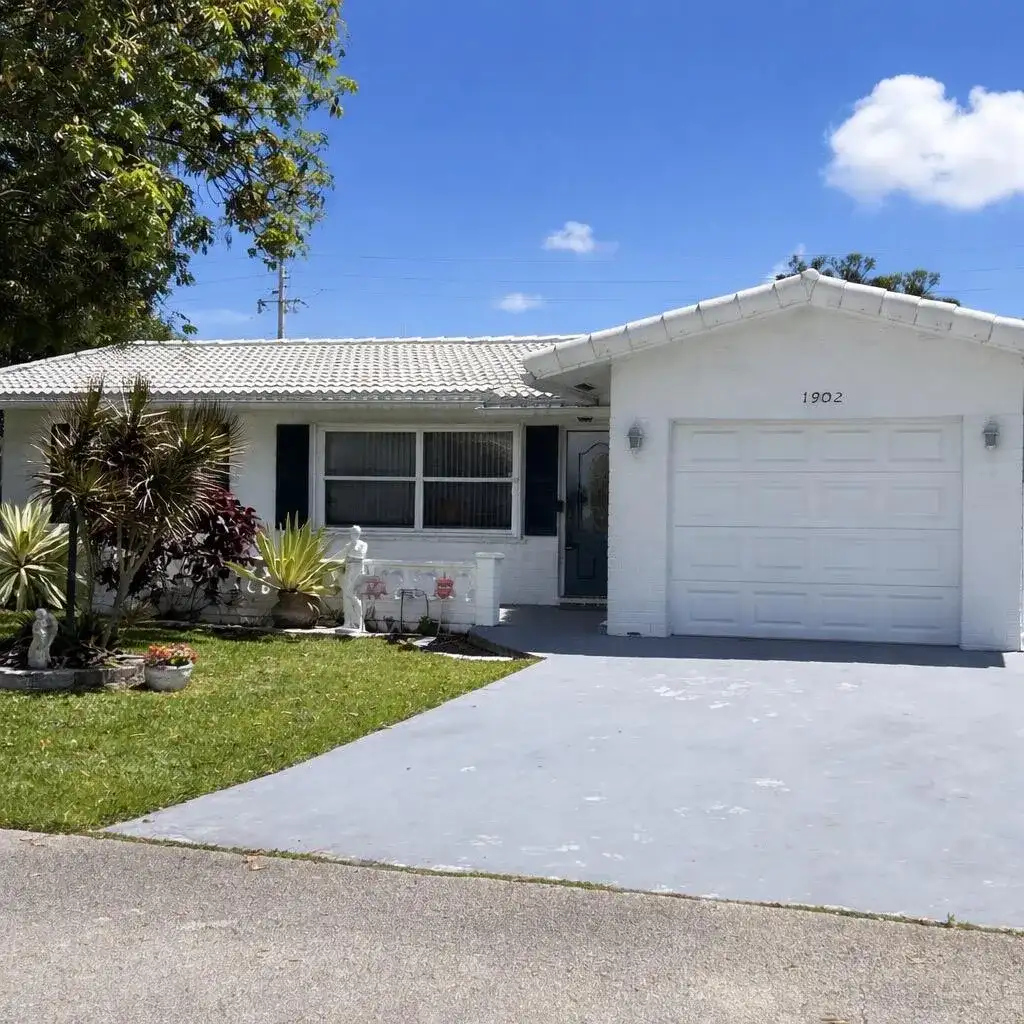 1902 SW 22nd Avenue, Boynton Beach FL 33426 photo 2