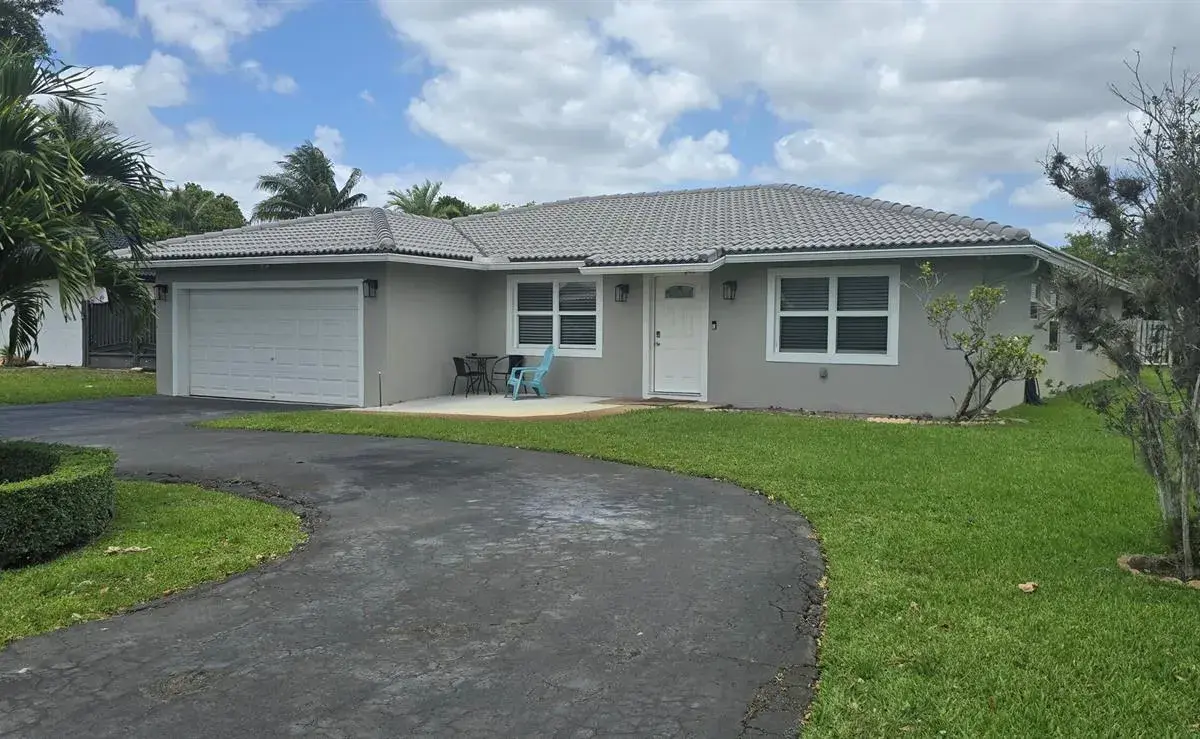 288 NW 89th Avenue, Coral Springs FL 33071
