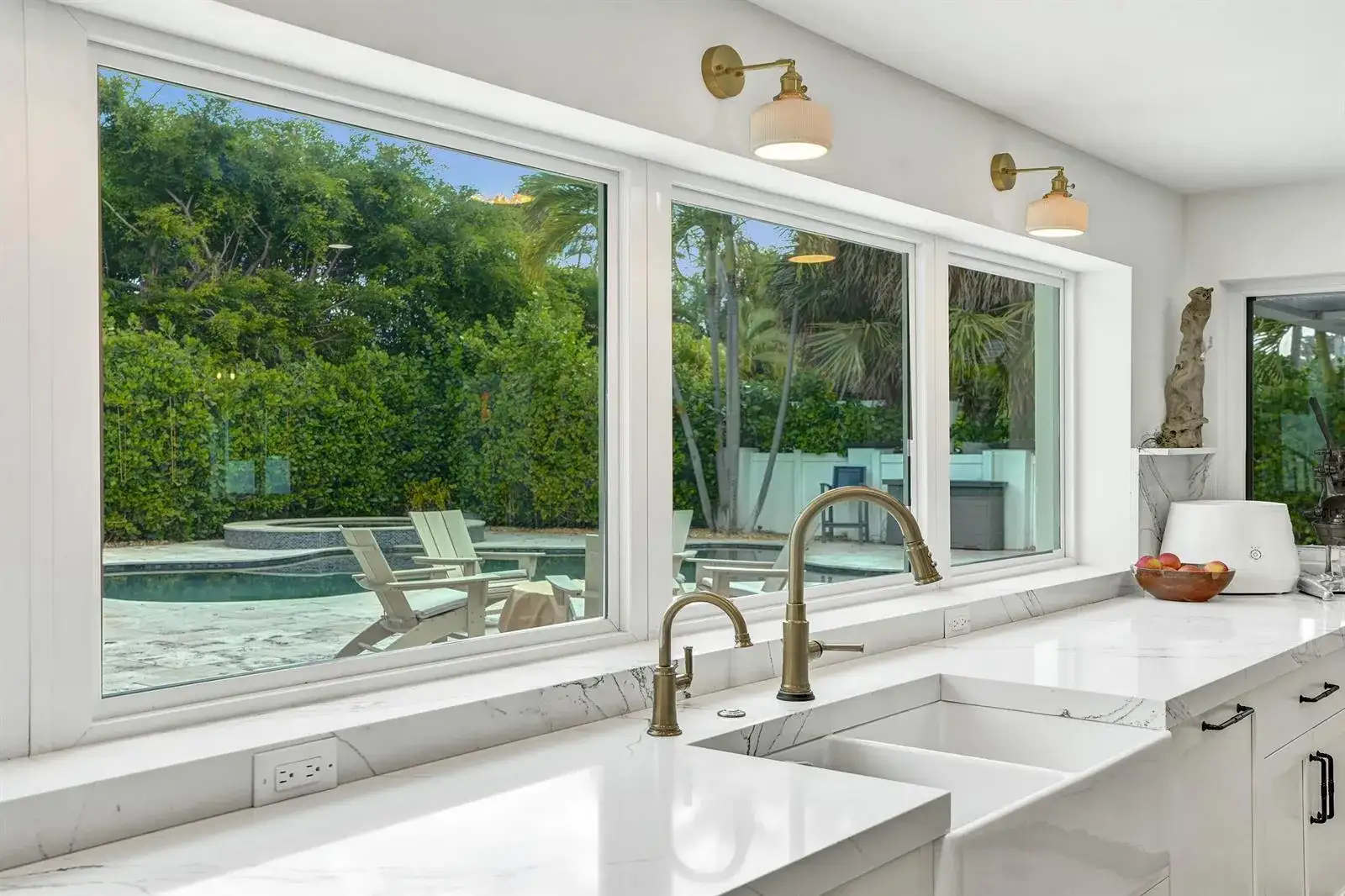 2421 NE 12th Street, Fort Lauderdale FL 33304 photo 3
