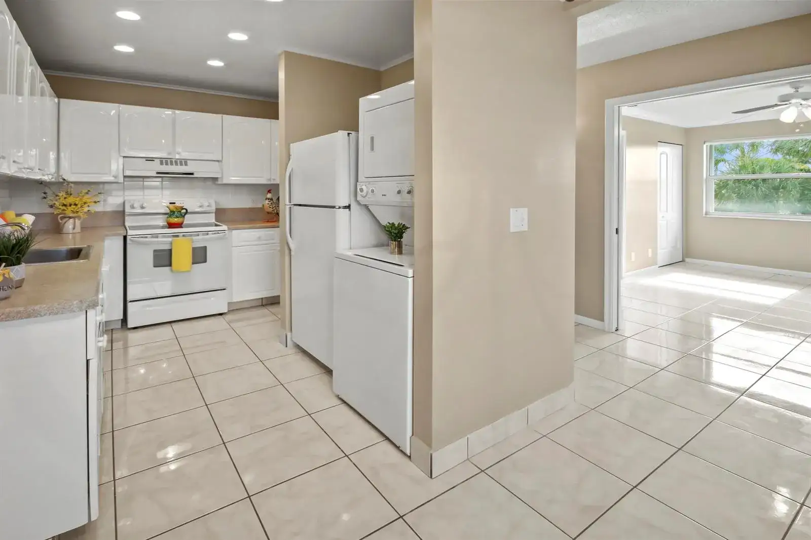1421 NW 20th Avenue # 204, Delray Beach FL 33445 photo 2