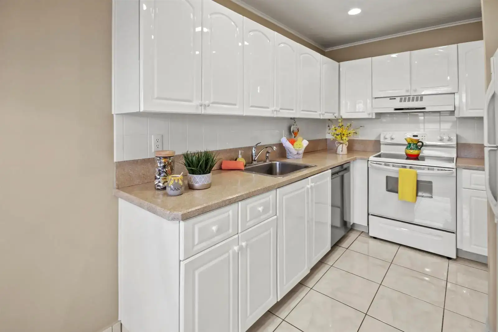 1421 NW 20th Avenue # 204, Delray Beach FL 33445 photo 3