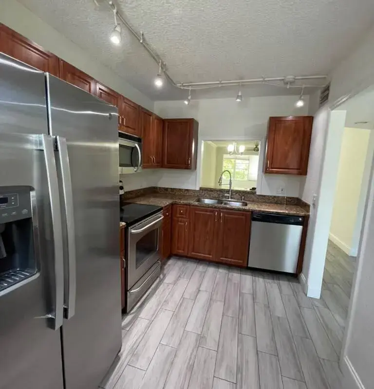 2820 SW 22nd Avenue # 211, Delray Beach FL 33445