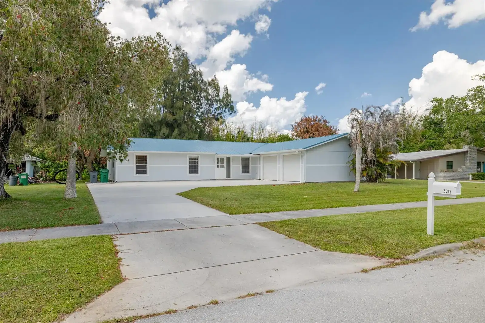 320 Chamberlain Boulevard, Fort Pierce FL 34946 photo 4