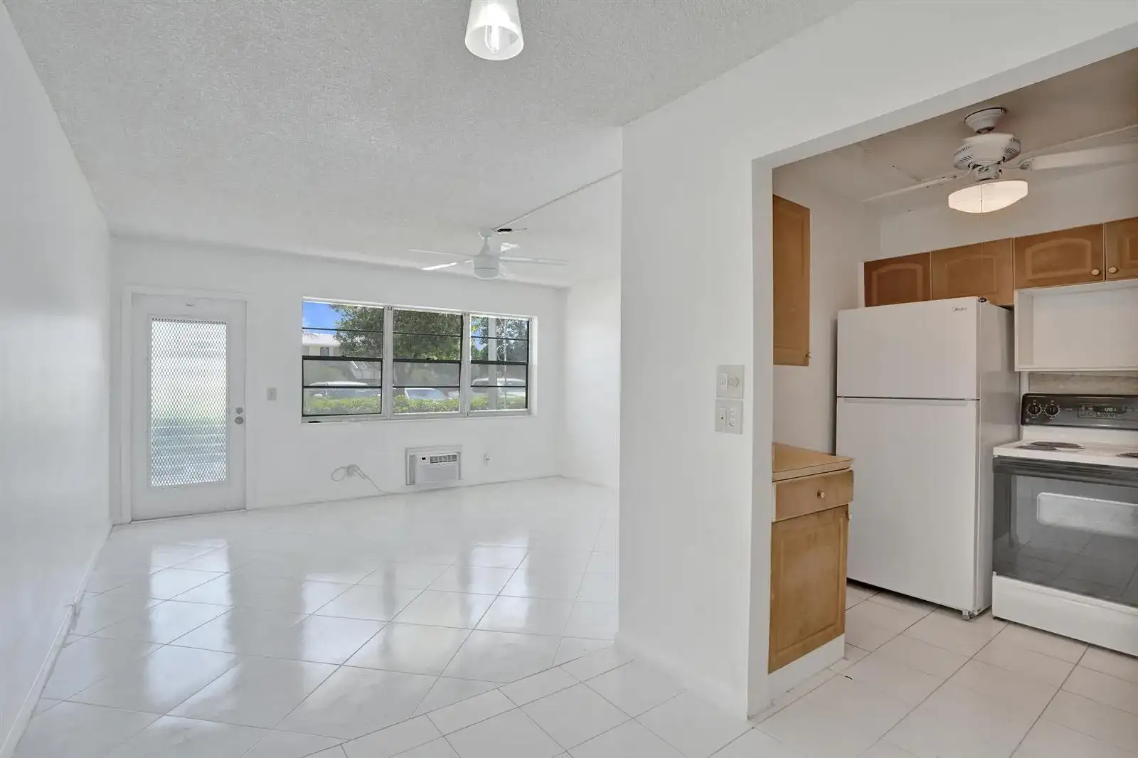 392 Durham Circle # M, Deerfield Beach FL 33442 photo 4