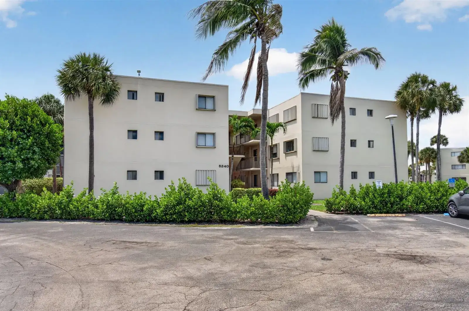 5340 Las Verdes Cr Las Verdes Circle # 109, Delray Beach FL 33484 photo 4