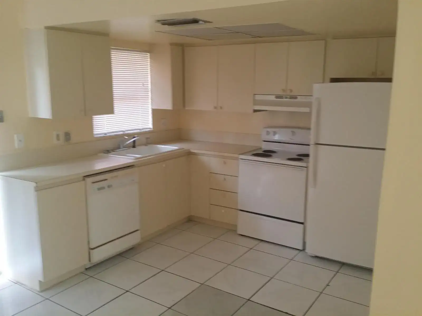 2580 NW 52nd Avenue # C16, Lauderhill FL 33313 photo 4