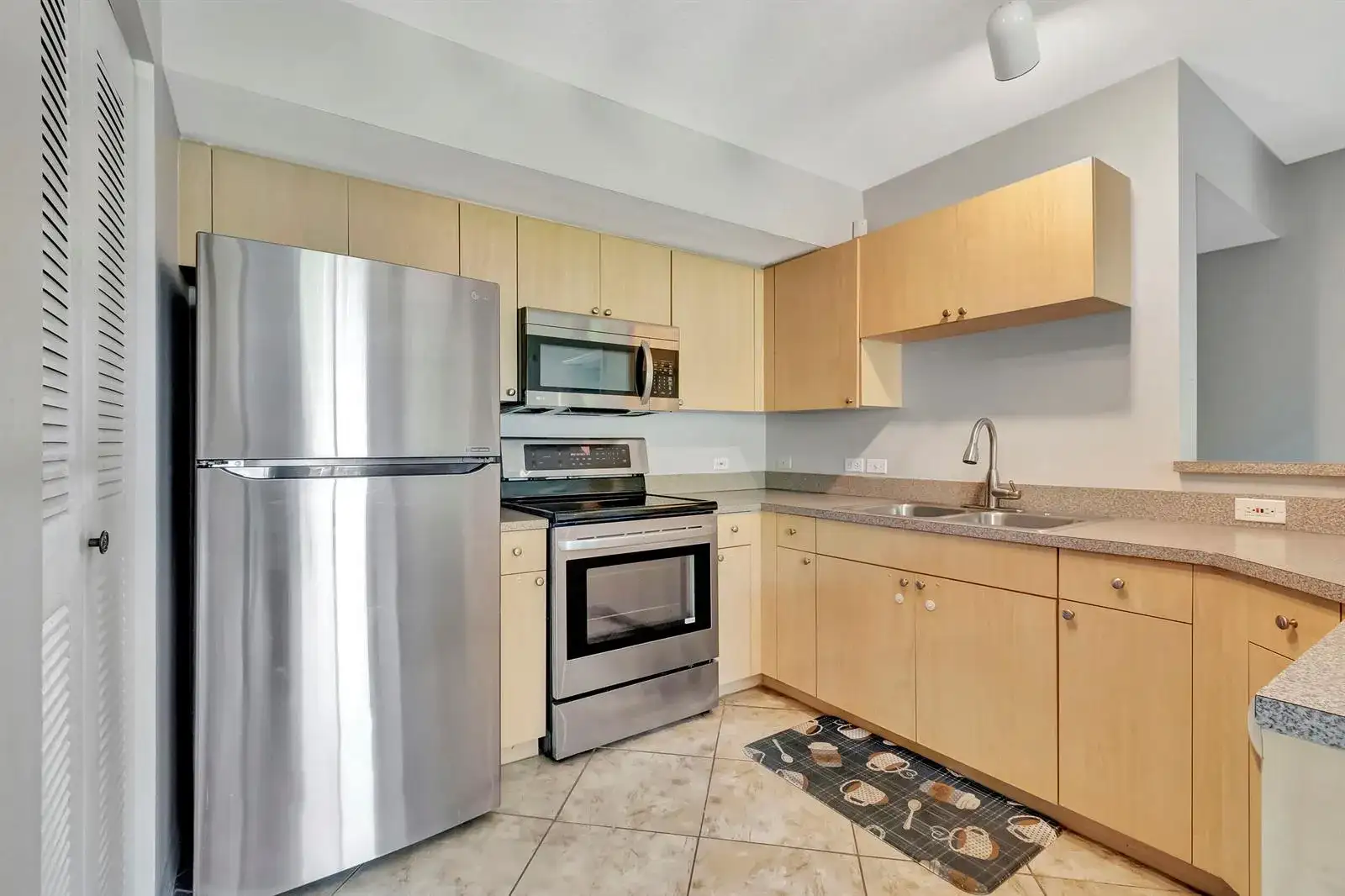116 Villa Circle # 116, Boynton Beach FL 33435 photo 3