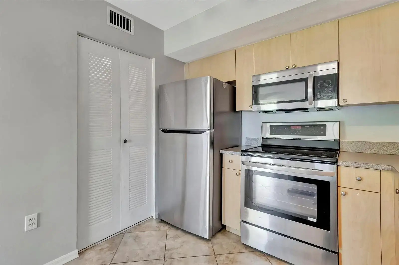 116 Villa Circle # 116, Boynton Beach FL 33435 photo 4