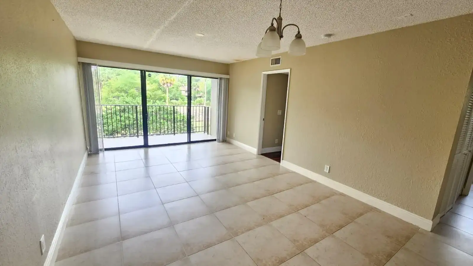 1581 Balfour Point Drive # G, West Palm Beach FL 33411 photo 4