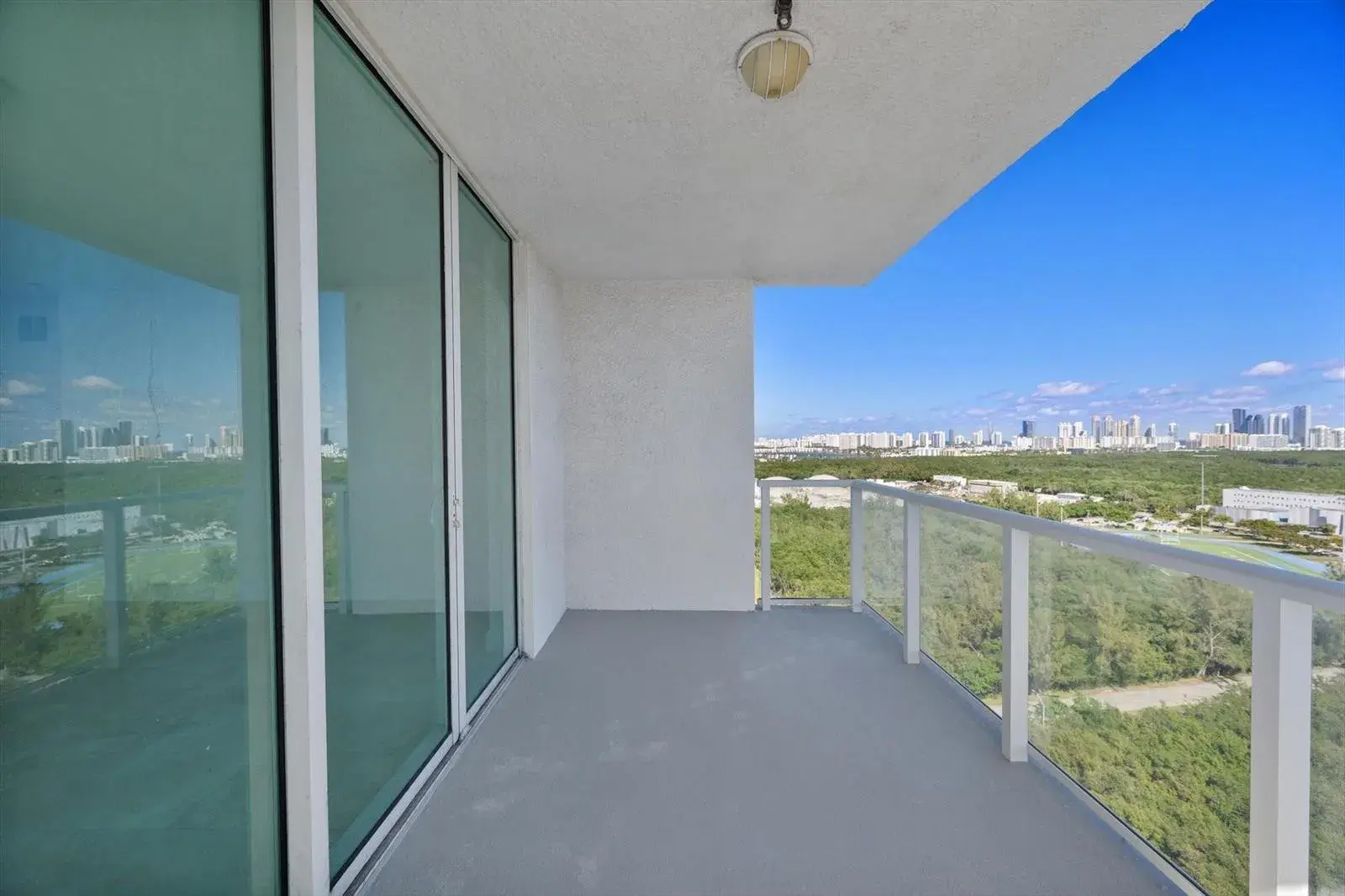 15051 Royal Oaks Lane # 2106, North Miami FL 33181