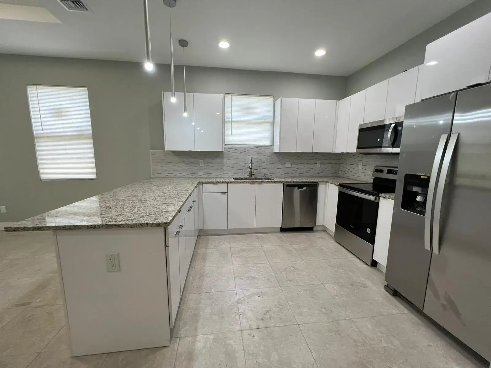 227 N E Street, FL 33460 photo 4