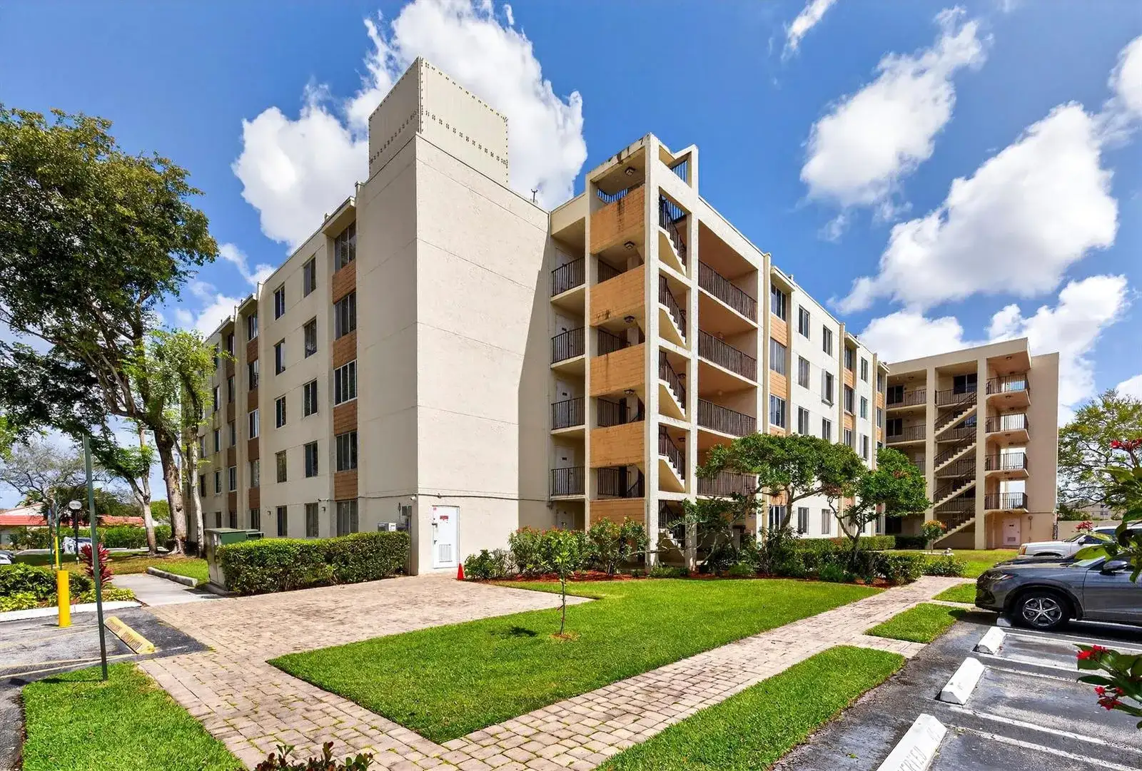 3223 Riverside Drive # 406, Coral Springs FL 33065 photo 2