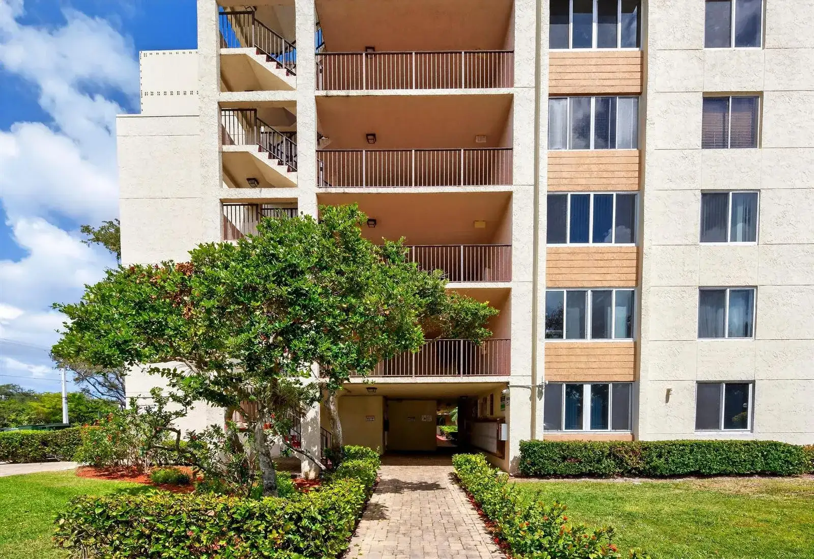 3223 Riverside Drive # 406, Coral Springs FL 33065 photo 3