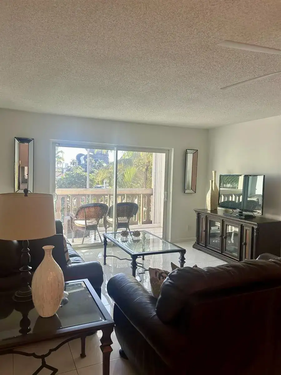 410 SE 2nd Street # 323, Hallandale Beach FL 33009