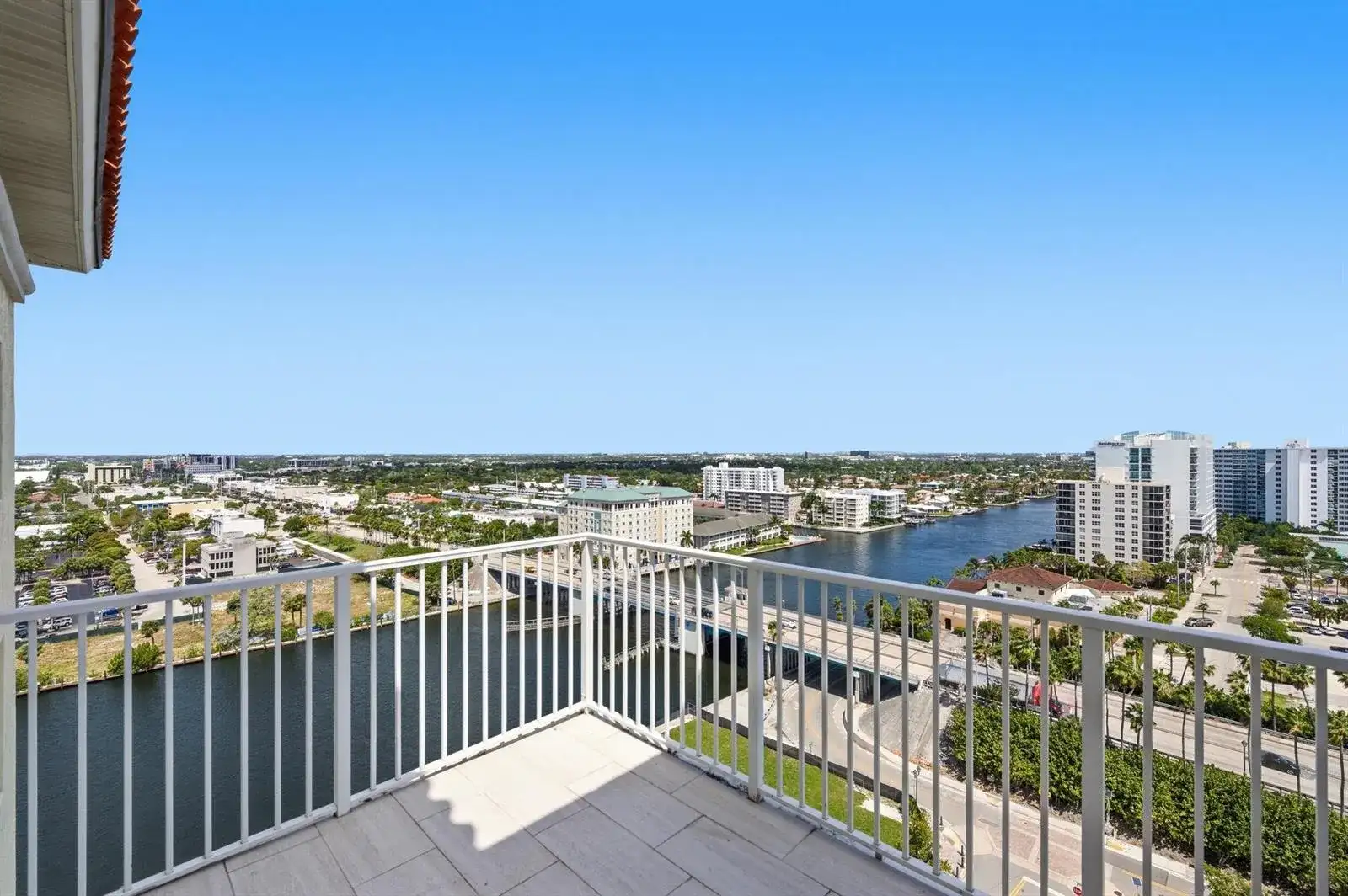3020 NE 32nd Avenue, Fort Lauderdale FL 33308 photo 3