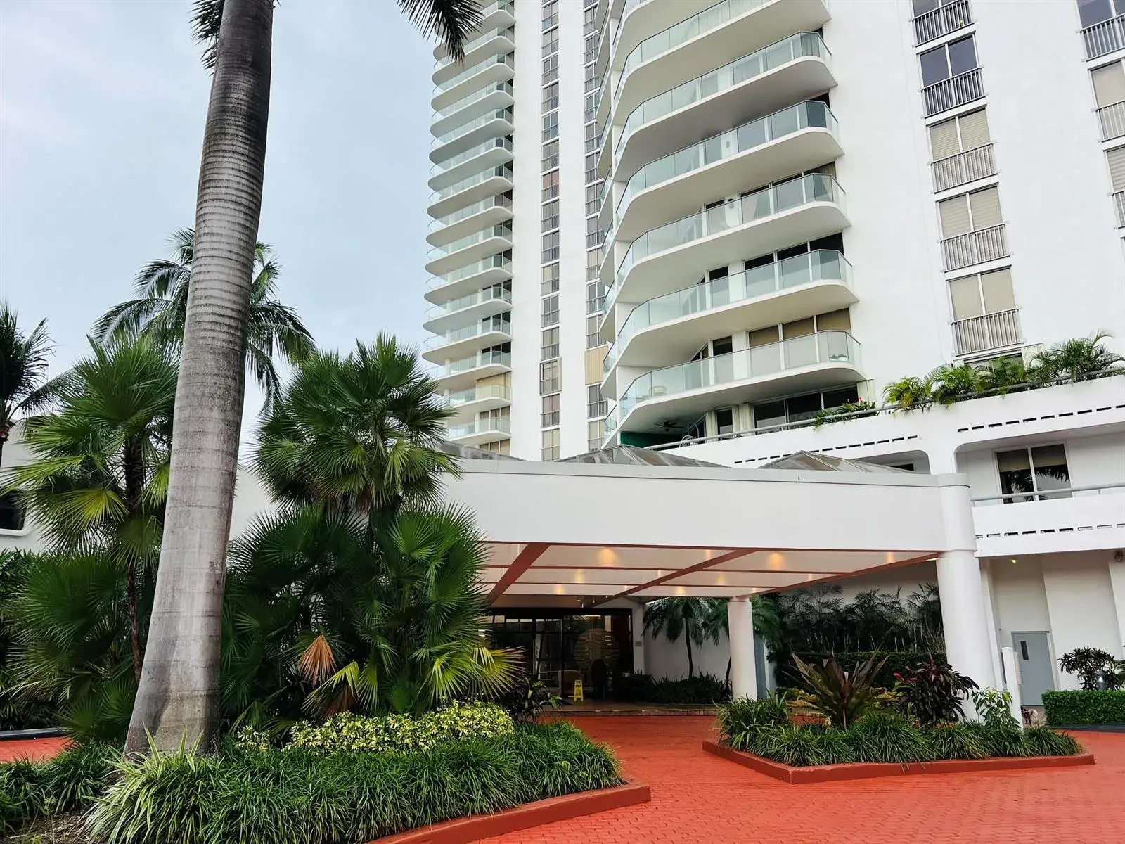 19707 Turnberry Way # 12e, Aventura FL 33180