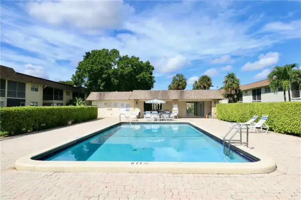 9915 Sandalfoot Boulevard # 408, Boca Raton FL 33428