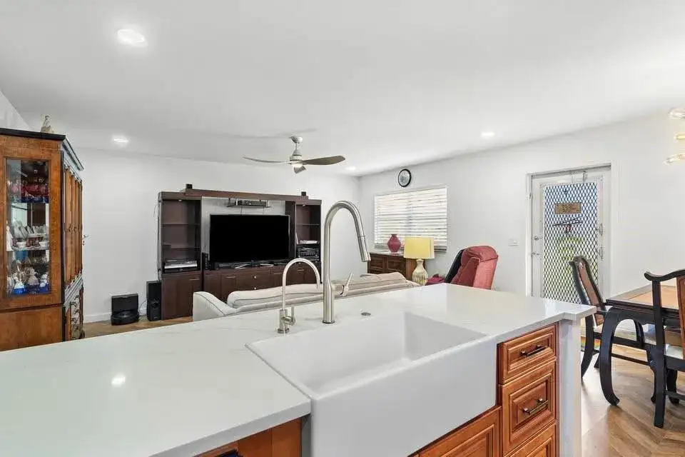 156 Seville, Delray Beach FL 33446 photo 3