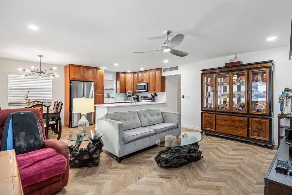 156 Seville, Delray Beach FL 33446 photo 4