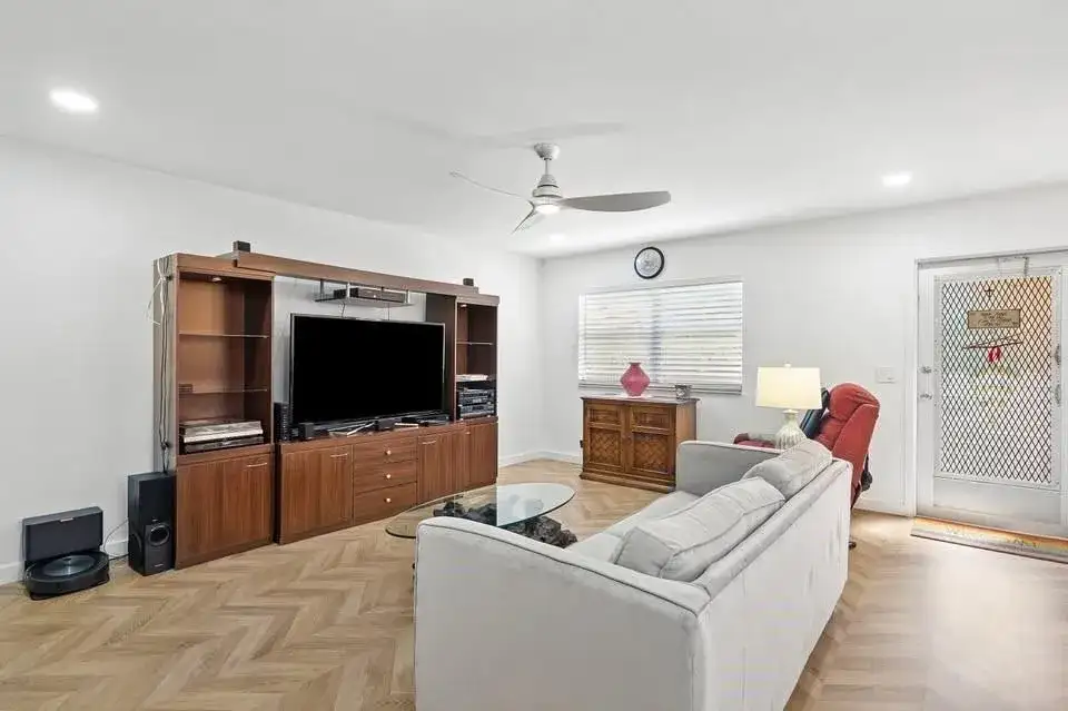 156 Seville, Delray Beach FL 33446 photo 5