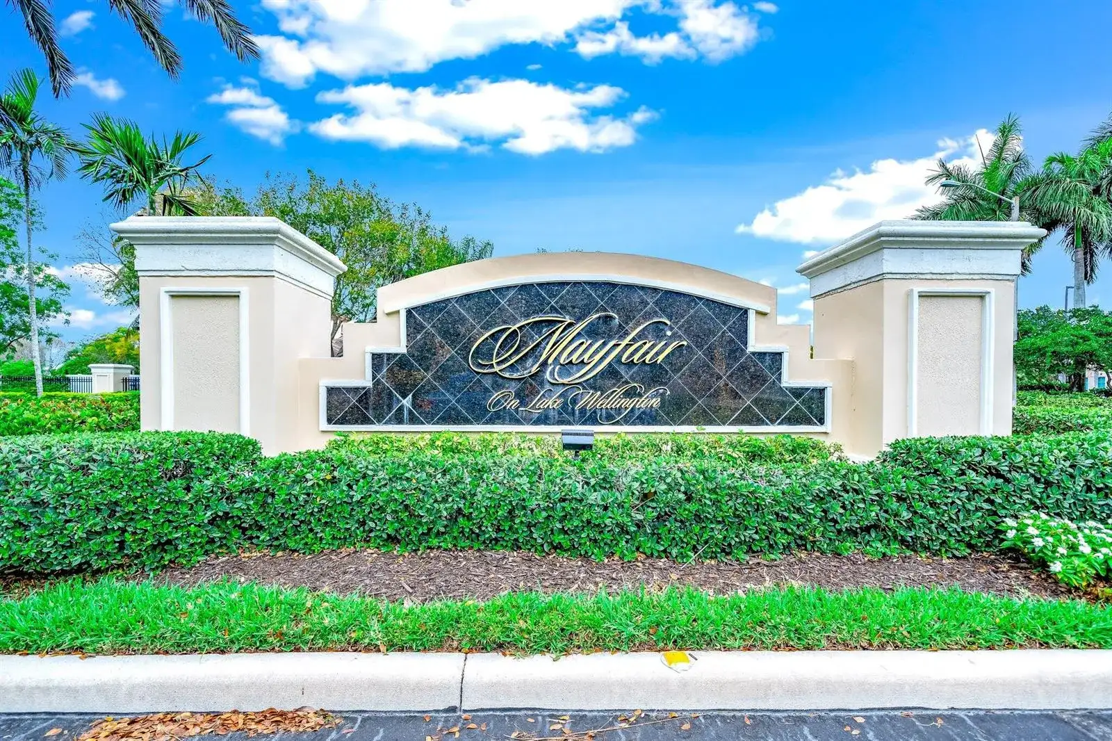 2106 Wingate Bend, Wellington FL 33414 photo 2